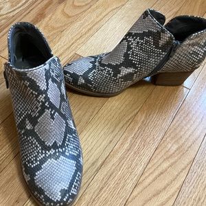 Snakeprint fergie booties